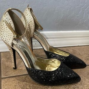 Carlos by Carlos Santana Black and Gold flashy heels with ankle strap  size 9.5